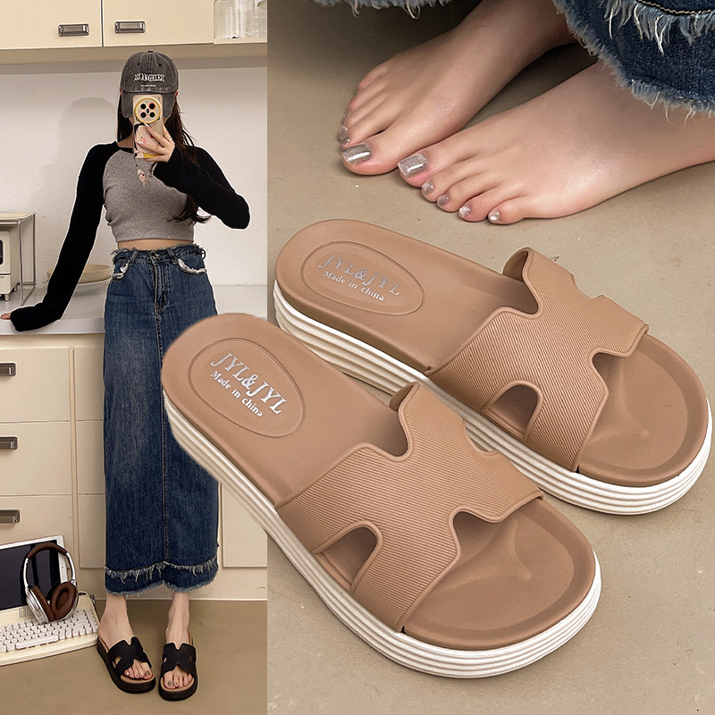 Flat Slippers for Women to Wear Outside 2025 Summer New Style High-Bottom Soft-Soled Retro Beach Slippers