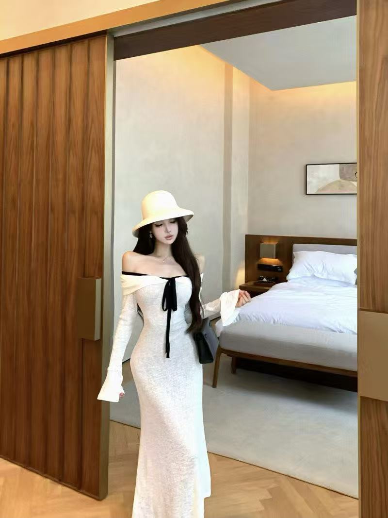 One-word Shoulder Contrasting Color Strap Long-sleeved Dress Women's Autumn Horn Sleeve Waist Skirt Gentle Slim Hip-wrapped Long Dress_ecoleips.com