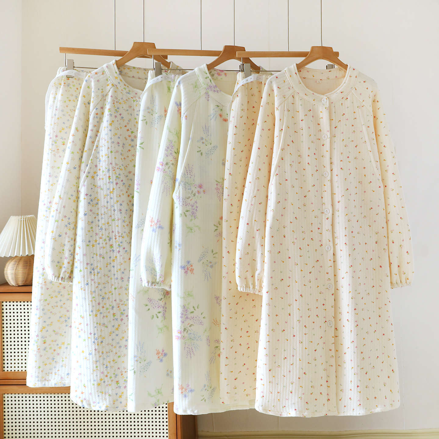 Autumn and Winter Air Cotton Confinement Clothes for Pregnant Women, Postpartum Nursing Nightgown Set, Thickeneded Nursing Home Clothes, Loose for Maternity