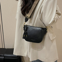 2026�¿�μ��������б��Ů�����s���e��ɫΨ��������ˮͰб���