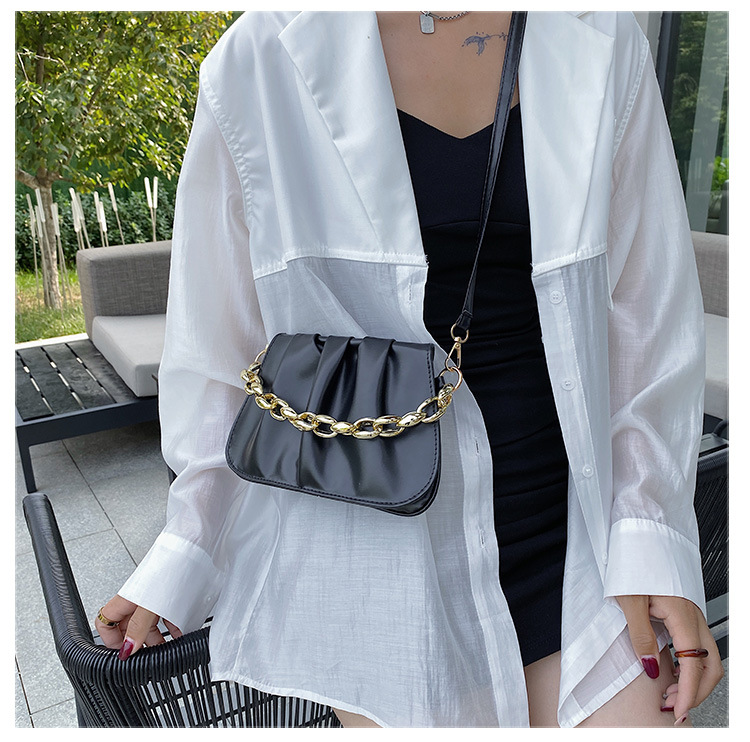 Korean One-shoulder Fold Messenger Square Small  Chain  Bag Wholesale Nihaojewelry display picture 7