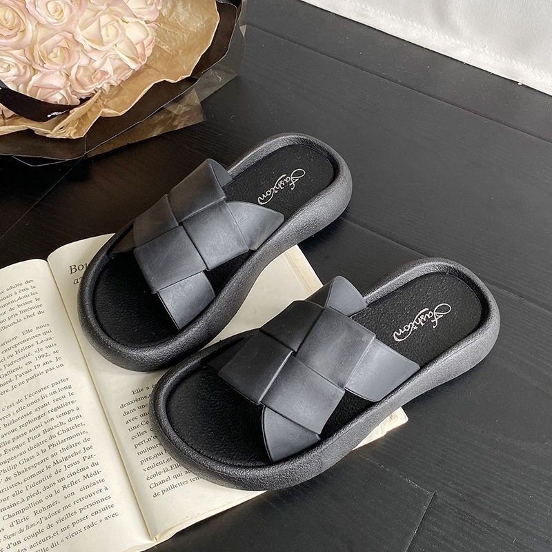 Beach woven fashionable slippers platform