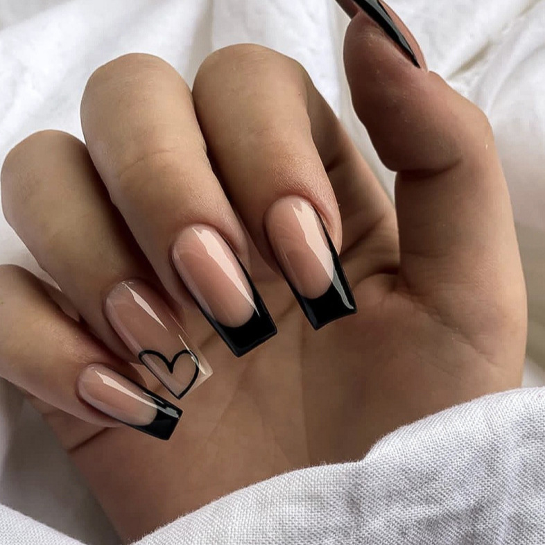 Foreign Trade Valentine's Day 24-Piece Hot-Selling Nail Art Classic Fashion Black French Heart-Shaped Rectangular Press-On Nails Wholesale