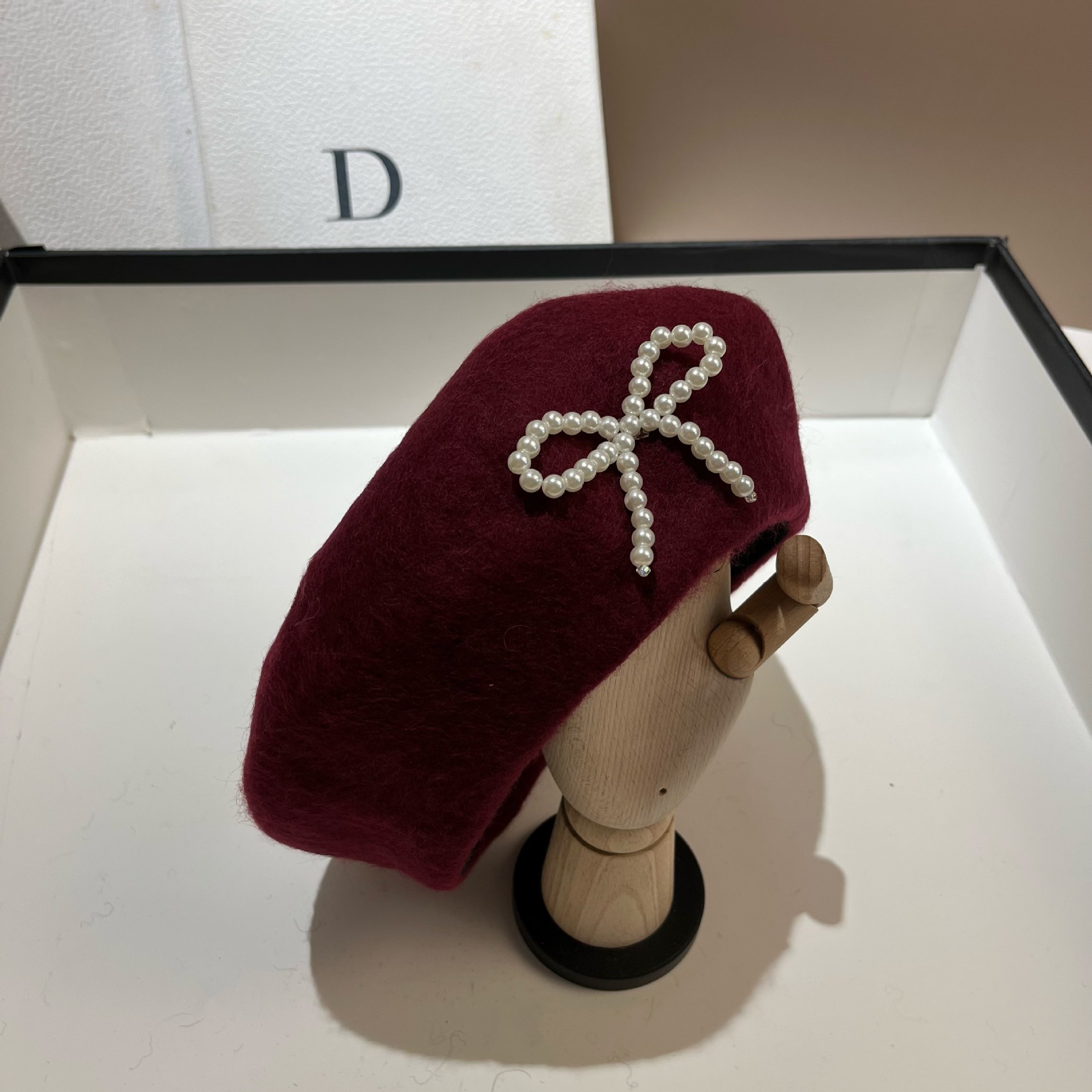 French sweet pearl bow wool beret women's autumn and winter new octagonal painter hat_voghion.com