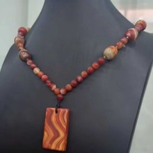 直播供货天然红玛瑙战国红无事牌吊坠男女项坠红玛瑙厂家一件代发