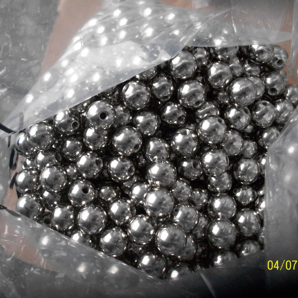 螺纹钢珠，25mm*M4攻牙抛光，表面光亮