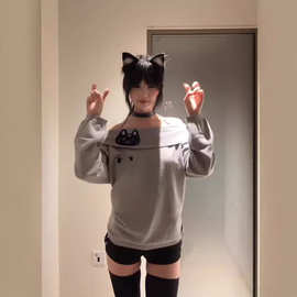纯欲甜辣一字肩长袖针织衫女早秋季新款独特猫咪毛衣修身露肩上衣