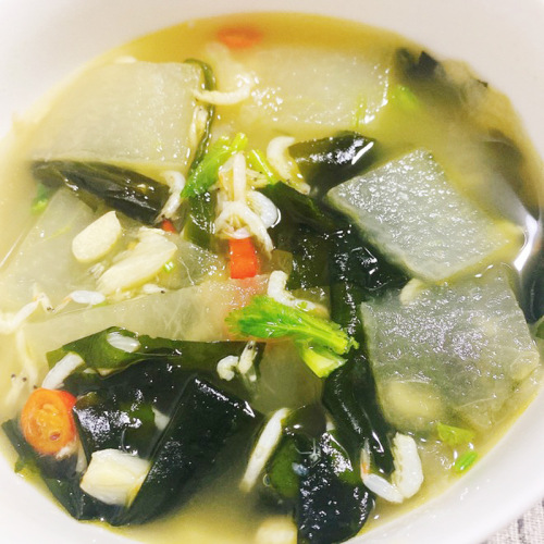 Wakame soup ready-to-eat small packet instant soup bag family low-fat no-cook breakfast bagged wakame and shrimp skin soup