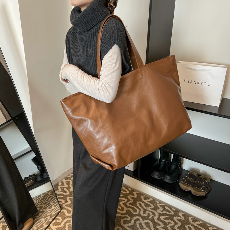 Casual Style Tote Bag, Pu Handbag for Going Out, Fashionable, Lightweight, Large Capacity, Business Trip Women's Commuter Bag, Simple and Versatile, Cross-Border Casual Style Tote Bag, Pu Handbag for Going Out, Fashionable, Lightweight, Large Capacity, Business Trip Women's Commuter Bag, Simple and Versatile, Cross-Border