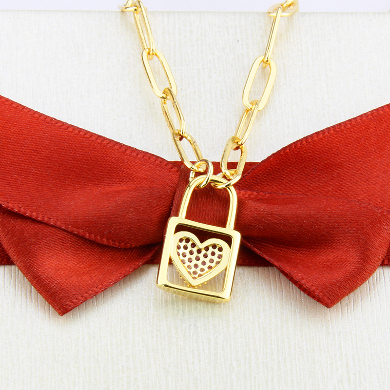 red zirconium heart-shaped lock necklace