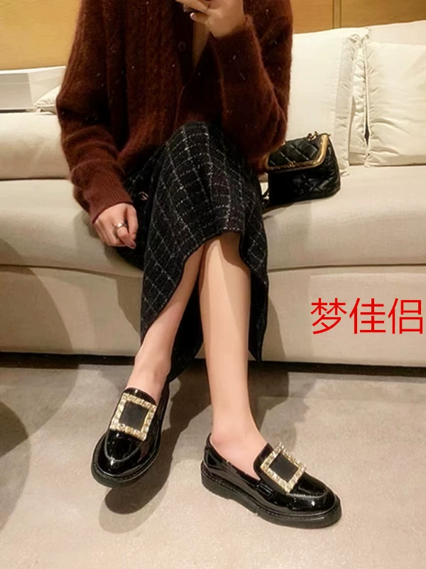 Mengjia Пара Известные в Интернете одиночные туфли лоферы на плоской подошве со стразами и квадратной пряжкой Маленькая британская кожаная обувь на толстой подошве в студенческом стиле Суперподвижная женская обувь