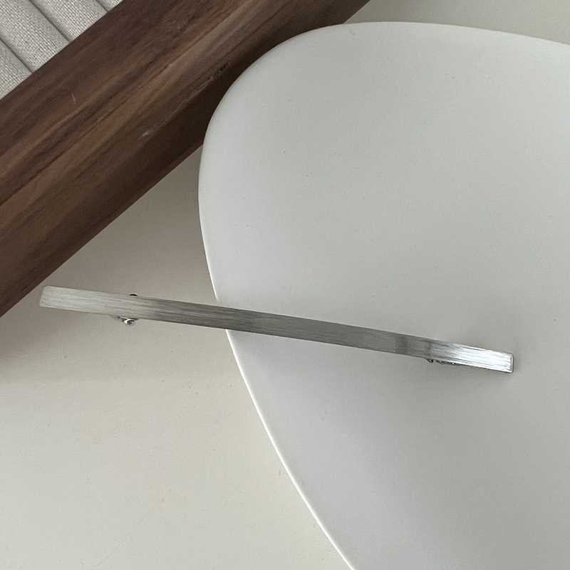 Forcina per capelli in metallo con design di nicchia in stile coreano, semplice, estiva, con clip posteriore e laterale, a molla, tutto abbinato_voghion.com