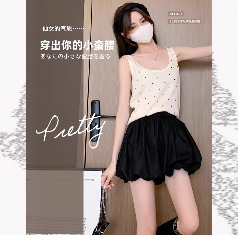 Spring and Summer New Floral Shorts, Casual Style Skirt-Pants, Versatile Korean Style, Slimming and Flesh-Covering Casual Pants, Skin-Friendly and Breathable Spring and Summer New Floral Shorts, Casual Style Skirt-Pants, Versatile Korean Style, Slimming and Flesh-Covering Casual Pants, Skin-Friendly and Breathable