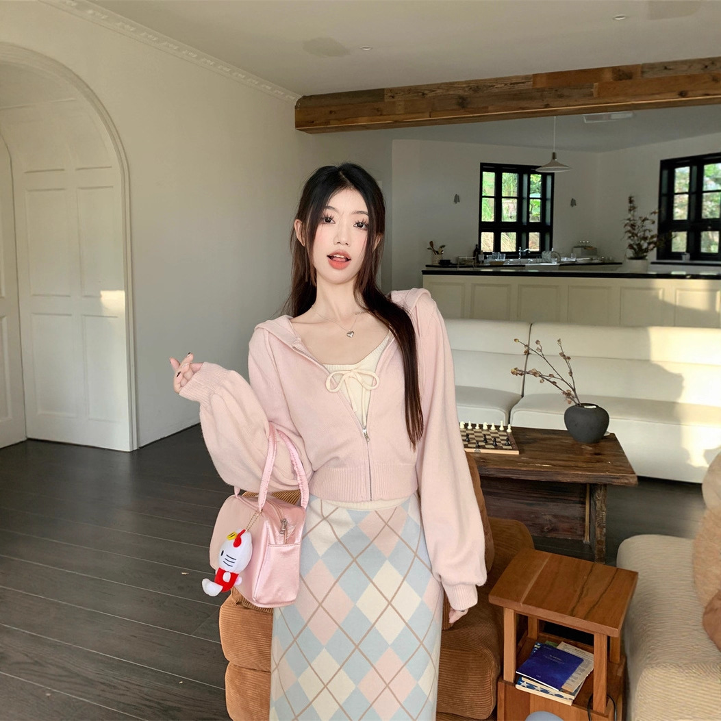 Korean High-End Casual Sportswear Suit for Women, Spring & Fall Fashionable and Age-Reducing Loose Slimming Look Sweatshirt Two-Piece Set