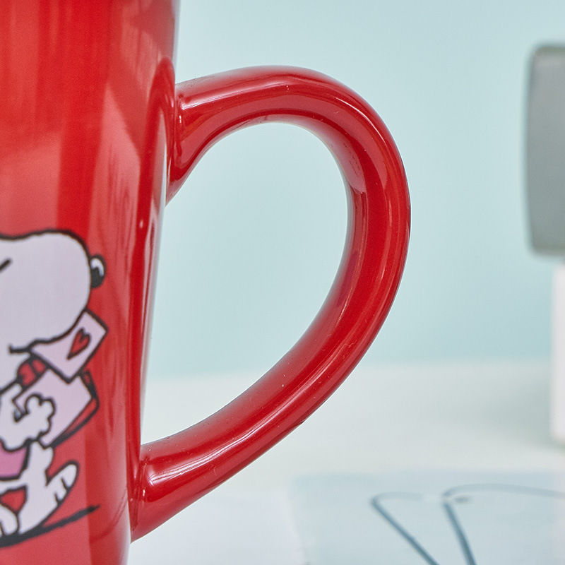 Simple ins estilo alto-aspecto taza cónica de dibujos animados pareja Taza de cerámica de alta temperatura calcomanías hogar taza de agua