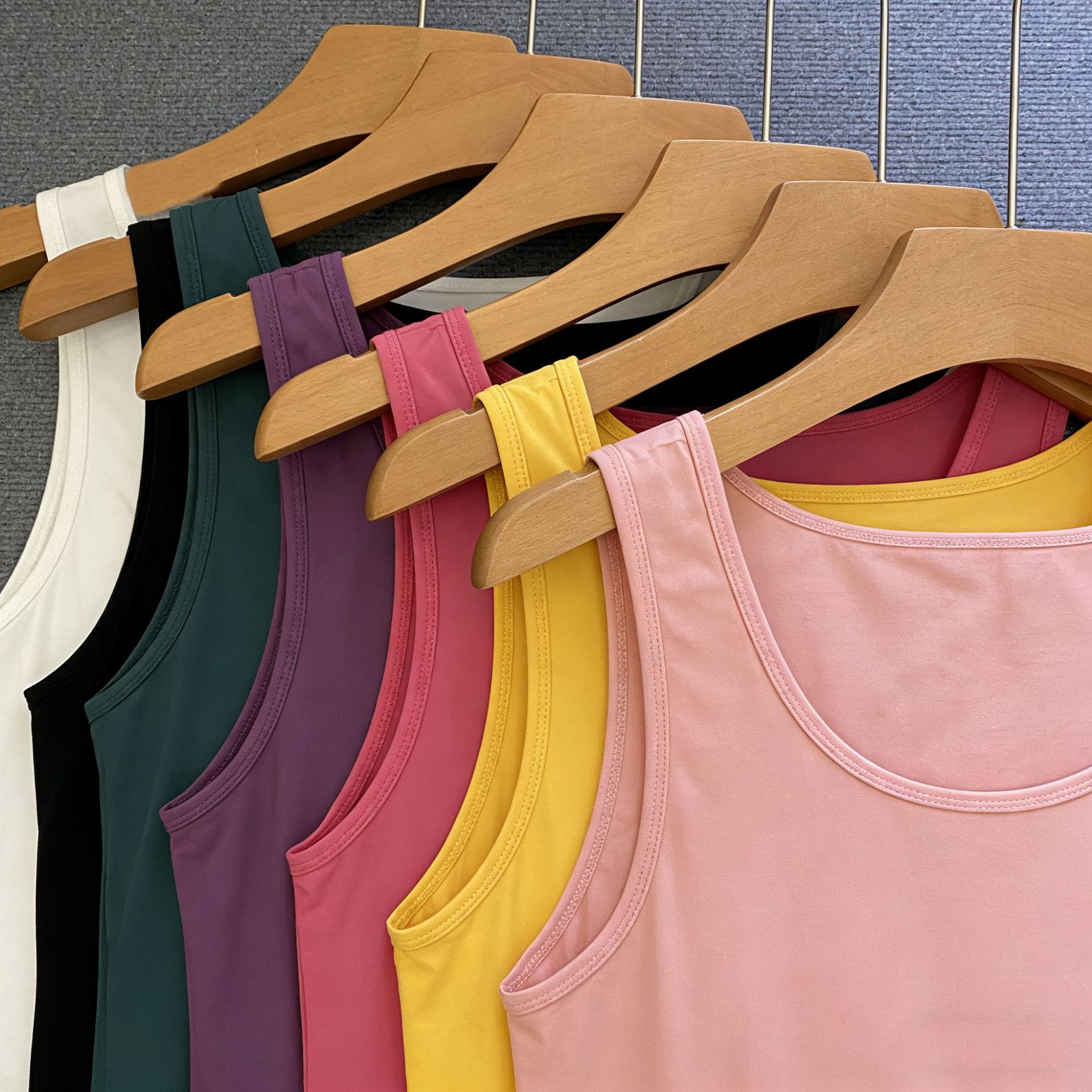 Cross-Border Foreign Trade European and American Style Solid Color Women's Tank Top, Simple and Versatile, Wide Shoulder Straps, Covers Side Breasts, Slim Fit, Flattering Vest