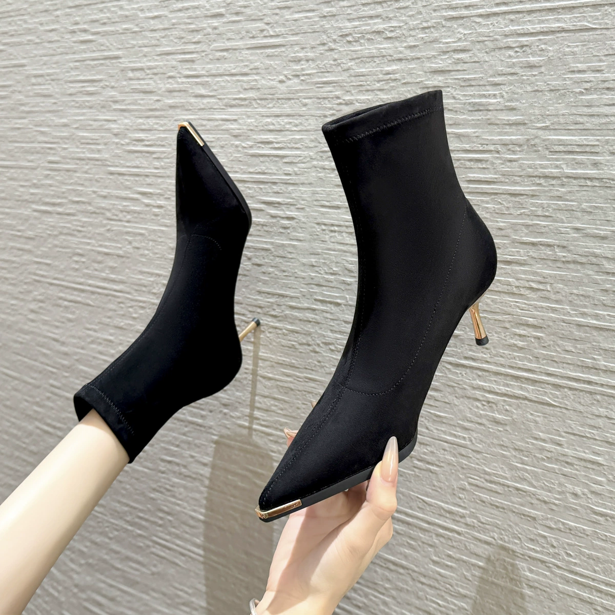 Заводская прямая поставка. Модные ботильоны с заостренным носком, тонкие, зимняя новинка 2024 года, на высоком каблуке-шпильке.