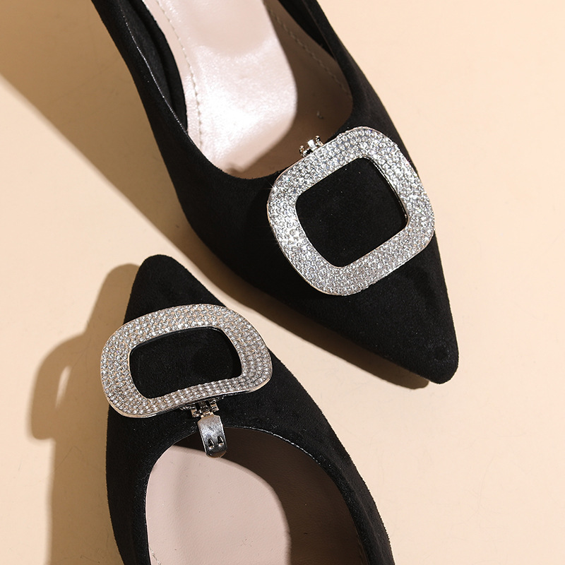 靴のバックルのハイヒールの部品の方のドリルは取り外し可能です。