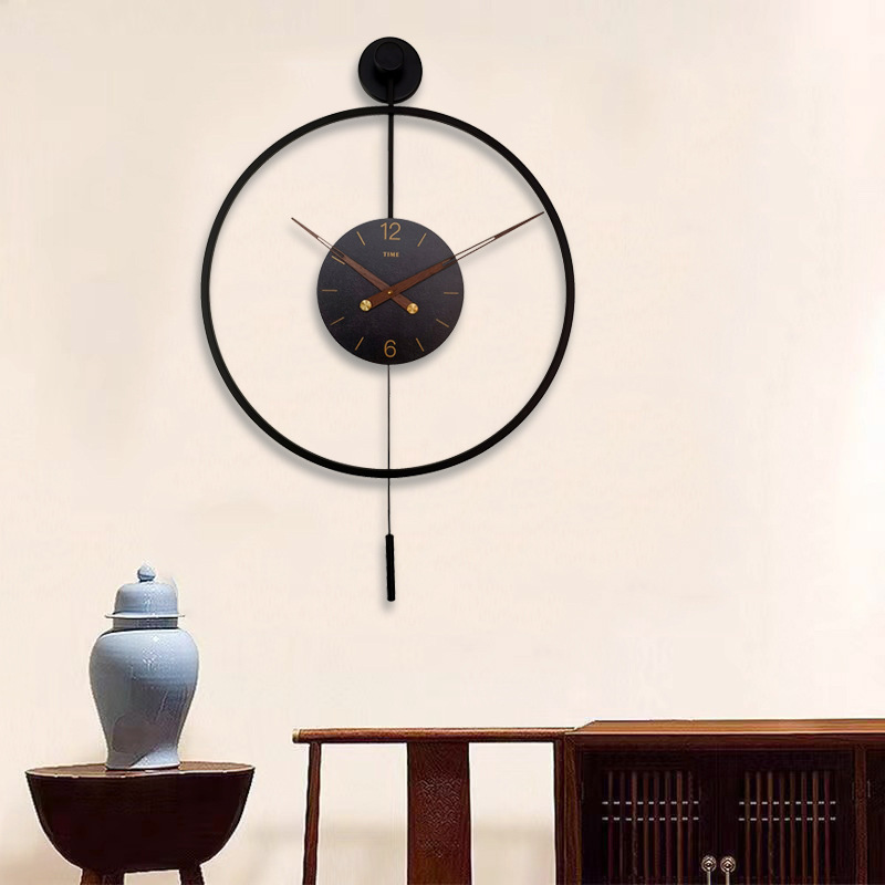 Español Luz de lujo simple pared creativa Reloj de pared hogar hierro forjado solo anillo de moda Fondo pared decoración swing reloj