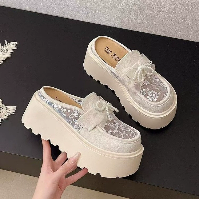 Туфли Birkenstock на толстой подошве, увеличивающие рост, женские полусапожки с носком, новые летние сандалии-слипоны 2025 года для маленьких людей.