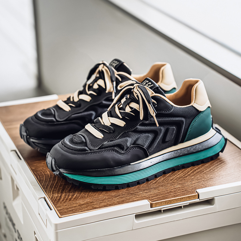 Zapatos transfronterizos para hombres al aire libre 2025 nuevos estudiantes casuales de verano, deportes de carrera juvenil, aumento de papá, zapatos de moda para hombres
