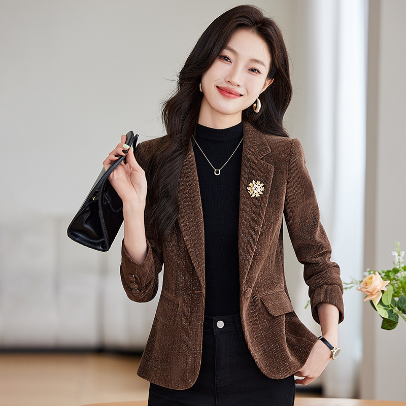 灯芯绒西装外套女秋季2024新款时尚女神范秋冬休闲长袖小西服上衣