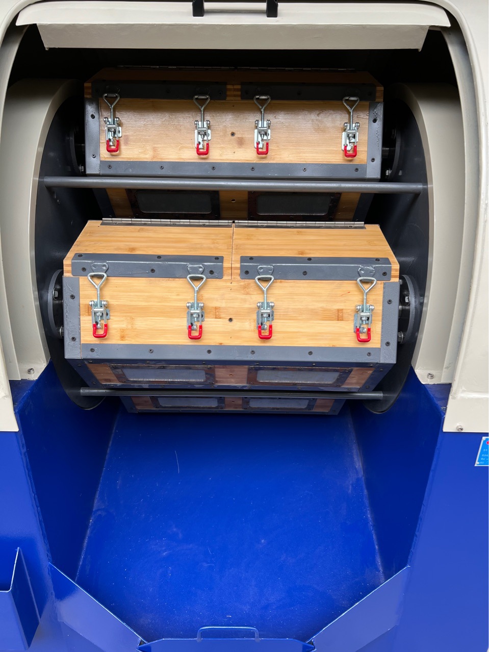 高速干式滚桶抛光机，高速干式滚桶研磨机，高速离心抛光机