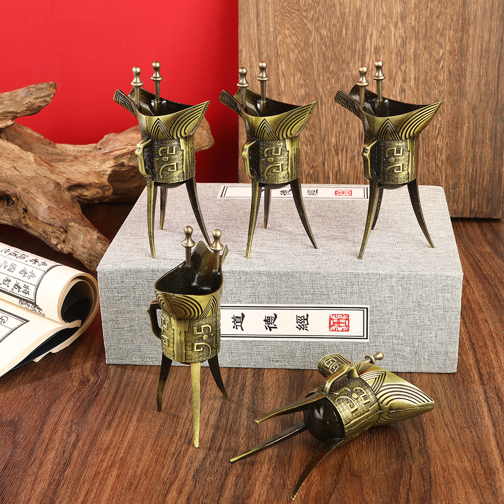 Creative imitation bronze triangular cup collection souvenir gifts…