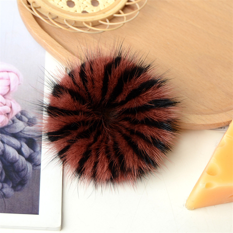 Simple Style Solid Color Plush Hair Tie display picture 3