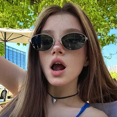 レトロ古いお金の風の金属の半枠のサングラスの女性の日よけの高級感の黒色のメガネの港の風の凹形のサングラス