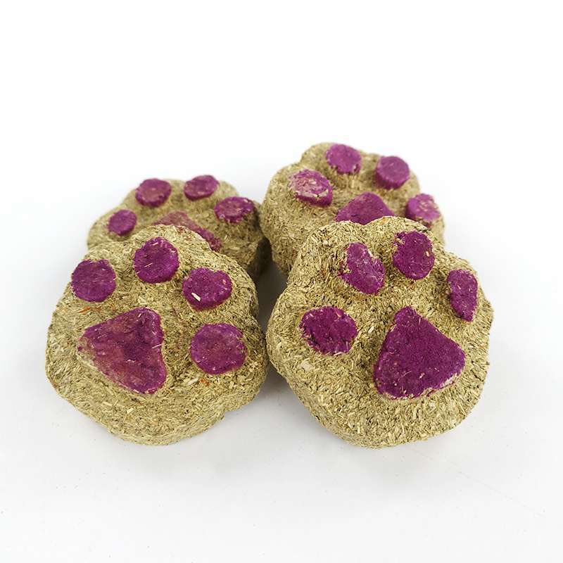 Juguetes masticables para mascotas pequeñas, donuts, pasteles de hierba en forma de corazón, bolas de hierba, piruletas, alimento principal para hámster, chinchilla, conejo, venta al por mayor en stock.