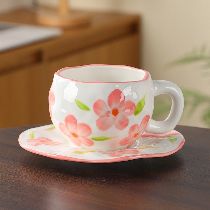 Estilo coreano inswind mano flor cerámica taza de café y plato conjunto taza de té de la tarde pequeñas flores pintadas a mano taza un plato