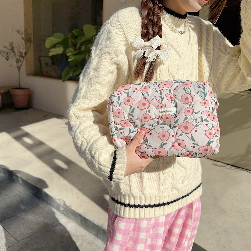 31081 ins Flower Soft Makeup Bag for Women, Portable large-capacity cosmetics and sundries storage bag, clutch undefined