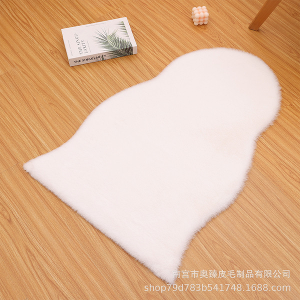 Carpet for Living Room and Bedroom, Irregular Coffee Table Rug, Bedside Blanket, Thick Bay Window Cream Style, High-End Faux Rabbit Fur Cushion