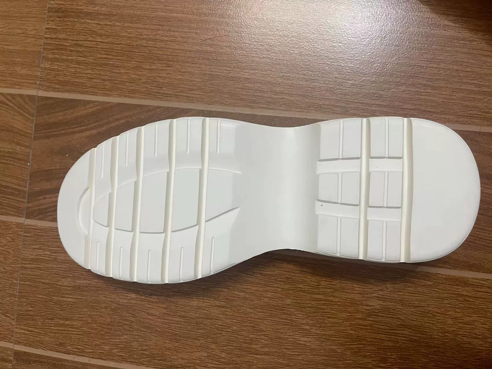 Прямые поставки с фабрики, новые женские повседневные подошвы, легкая высокоэластичная износостойкая нескользящая резиновая подошва из пеноматериала, тип Впрыска IP