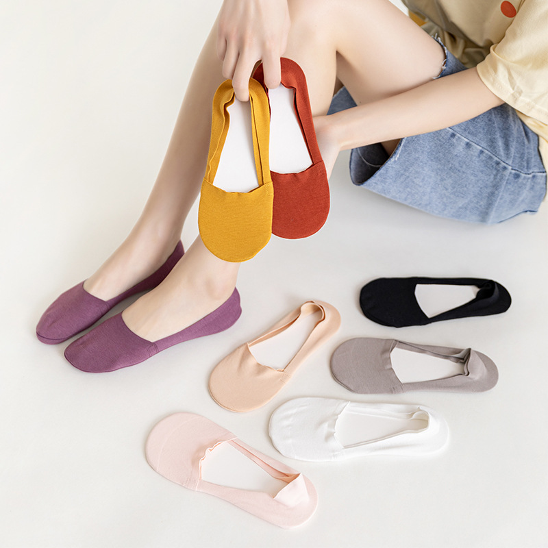 Spring and Summer Seamless Boat Socks Women's Shallow Mouth Thin Ice Silk Stockings All-match Invisible Socks South Korea Low-cut Shallow Mouth Don't Drop-heel Socks