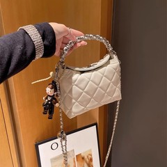 Xiaoxiangfeng 絶妙なバッグ 2025 新しい菱形バッグソフトレザーチェーンハンドバッグランチボックスバッグシングルショルダークロスボディレディースバッグ