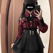 �������˴�����װȹ��ϵ��˿��Ƹ�¶���������ϵ���ݸ�������ȹ