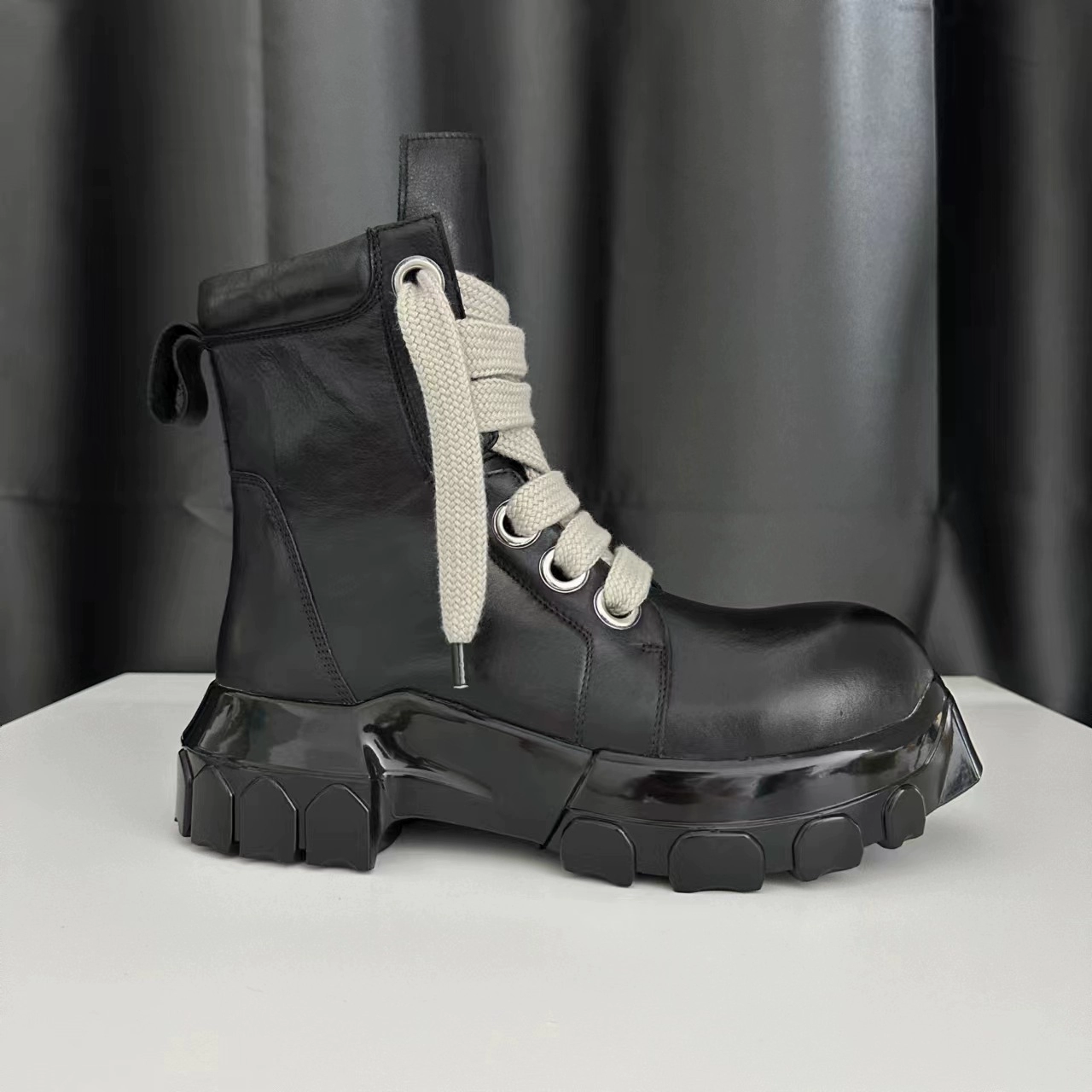 Деми-сезонные кожаные ботинки (Martens), коровья кожа, европейский стиль, средней длины, массивная подошва