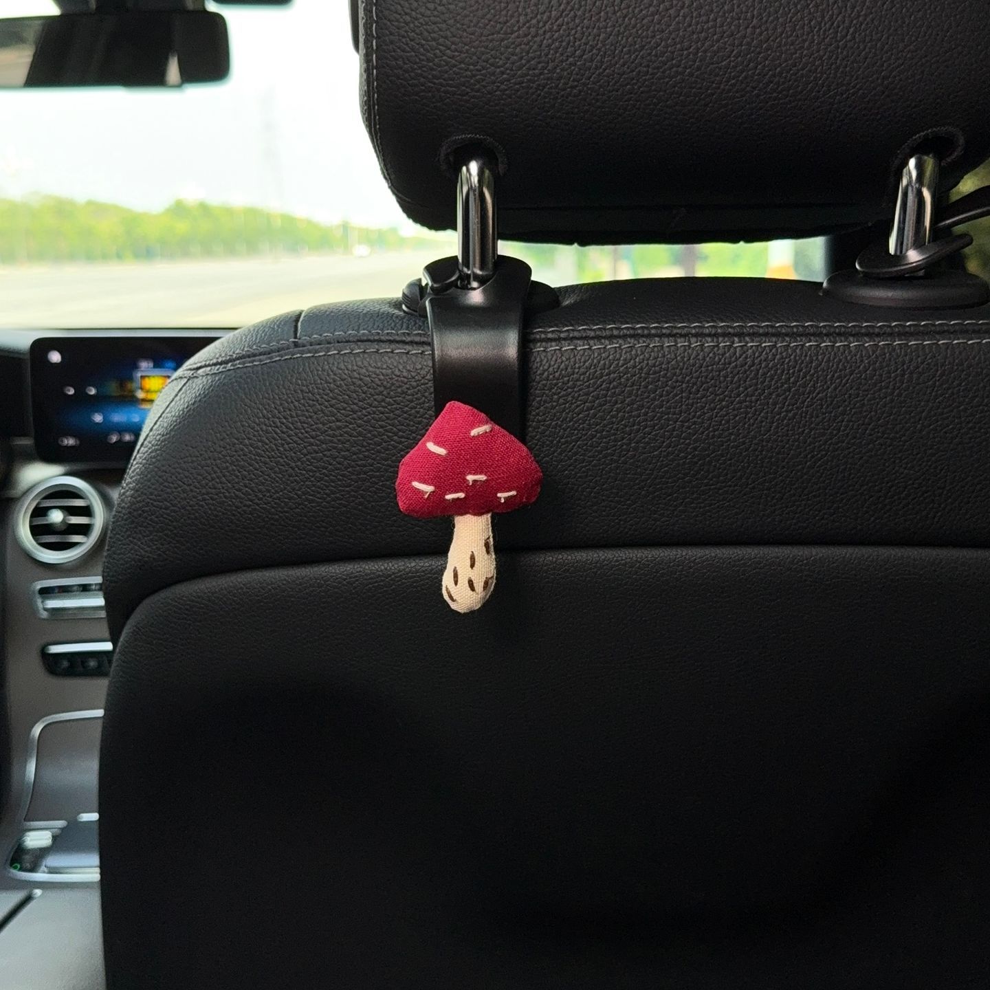 Car seat back hook, car storage fabric hook, artistic style, cute cartoon hook for car interior, suitable for the back seat