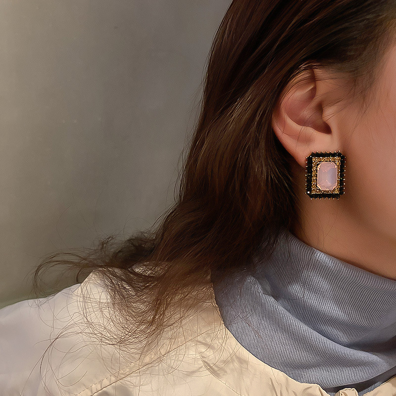 retro square diamond palace style earrings