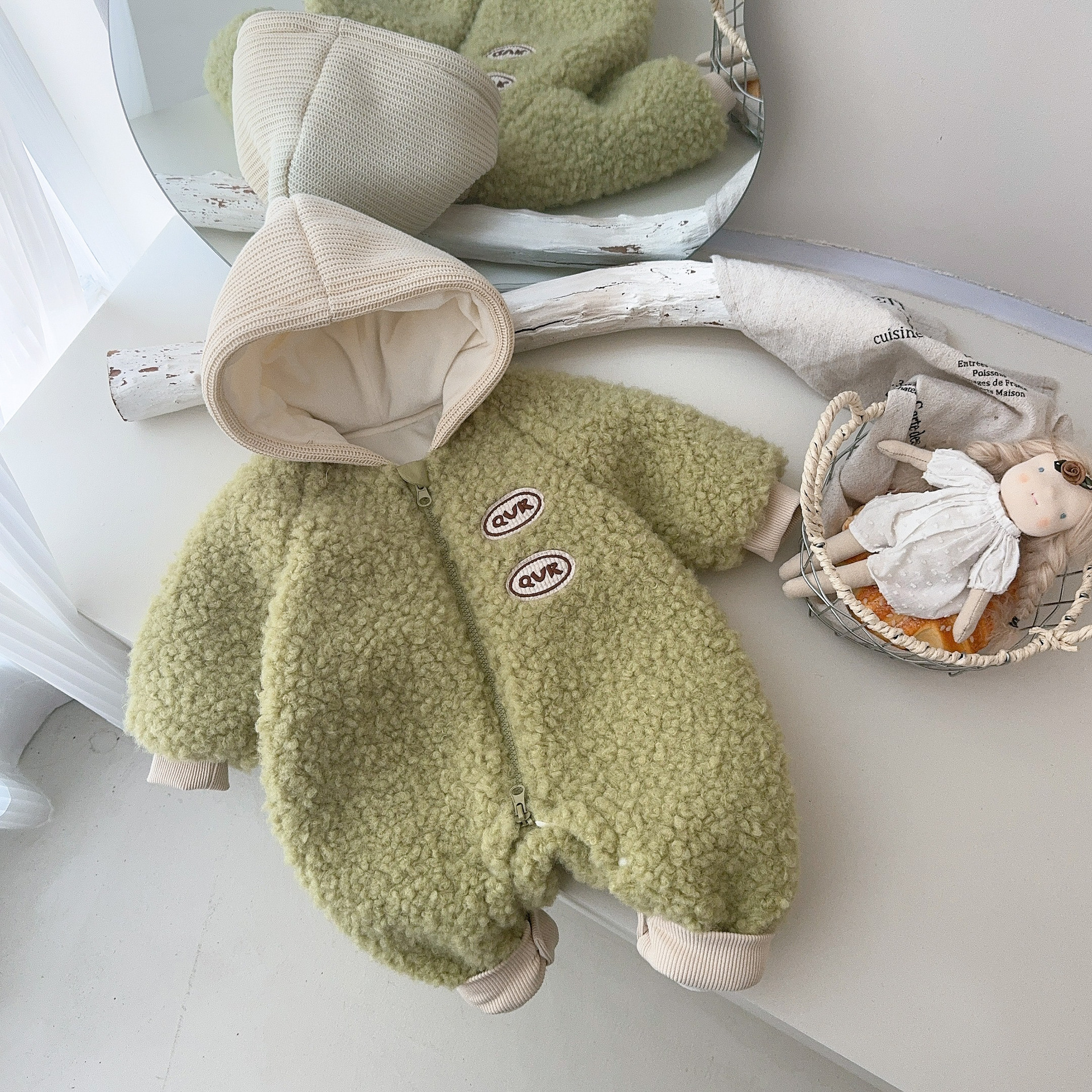 Ropa de bebé otoño e invierno más terciopelo engrosamiento de bebé mono estilo coreano lindo traje de escalada ropa de invierno cálido mameluco