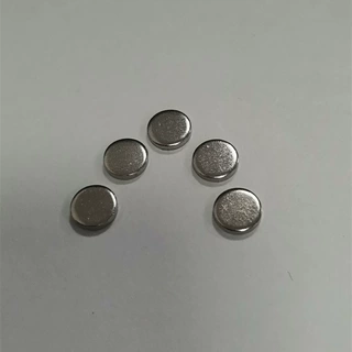 厂家专业生产五金冲压件各种规格圆形铁片配重铁电子金属配代工
