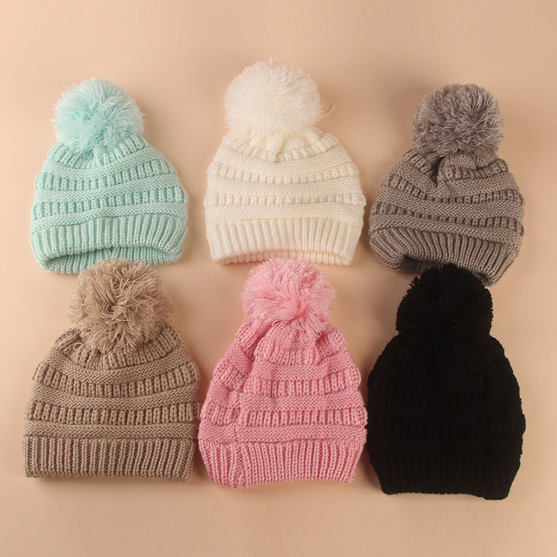 Big Ball Children's Knitted Woolen Hat Autumn Winter Woolen Warm Hat display picture 2