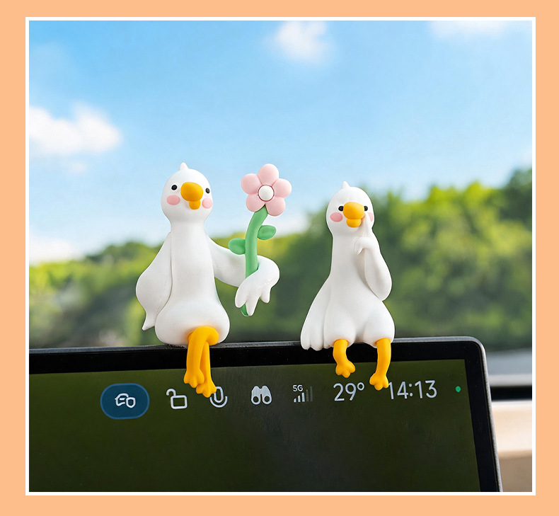 New cartoon car ornament, creative big white goose car display decoration, cute and fun car accessory