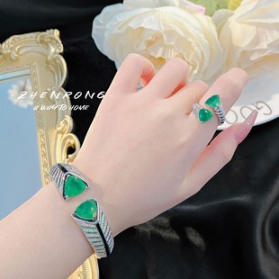 High-end Artdeco with cotton emerald opening ring for women Colombian wood green crack luxury bracelet