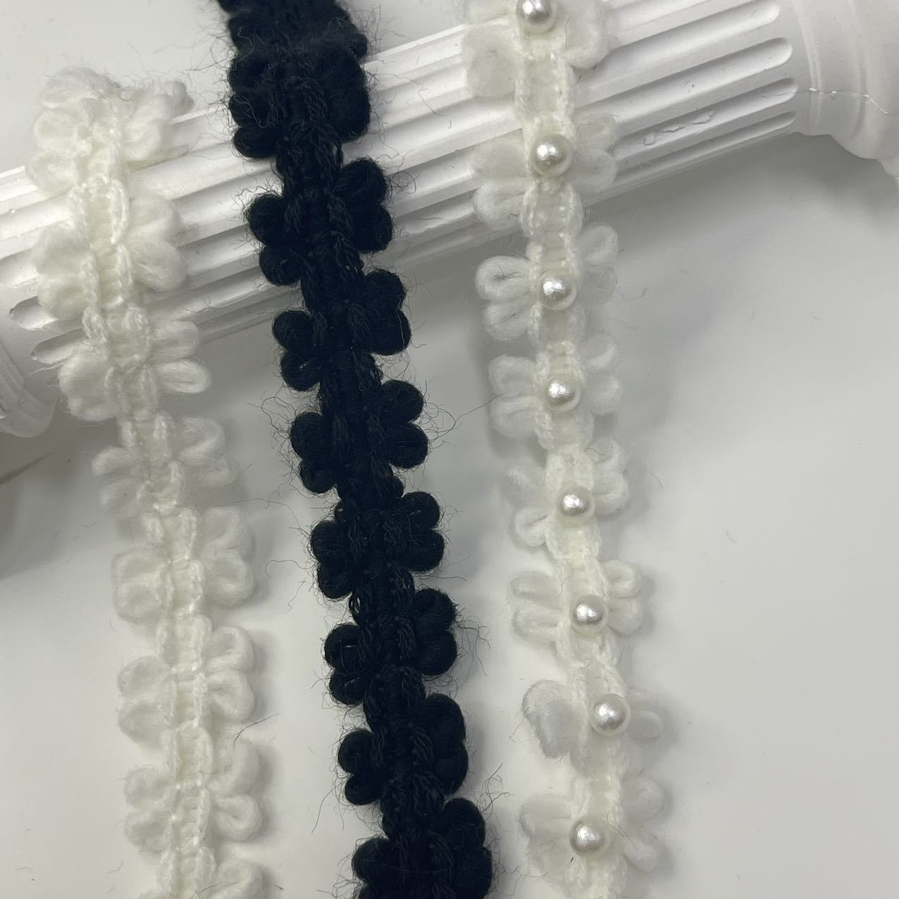 2CM宽松软小香风口袋装黑白色小梅花加有钉珠款毛线衣领织带花边