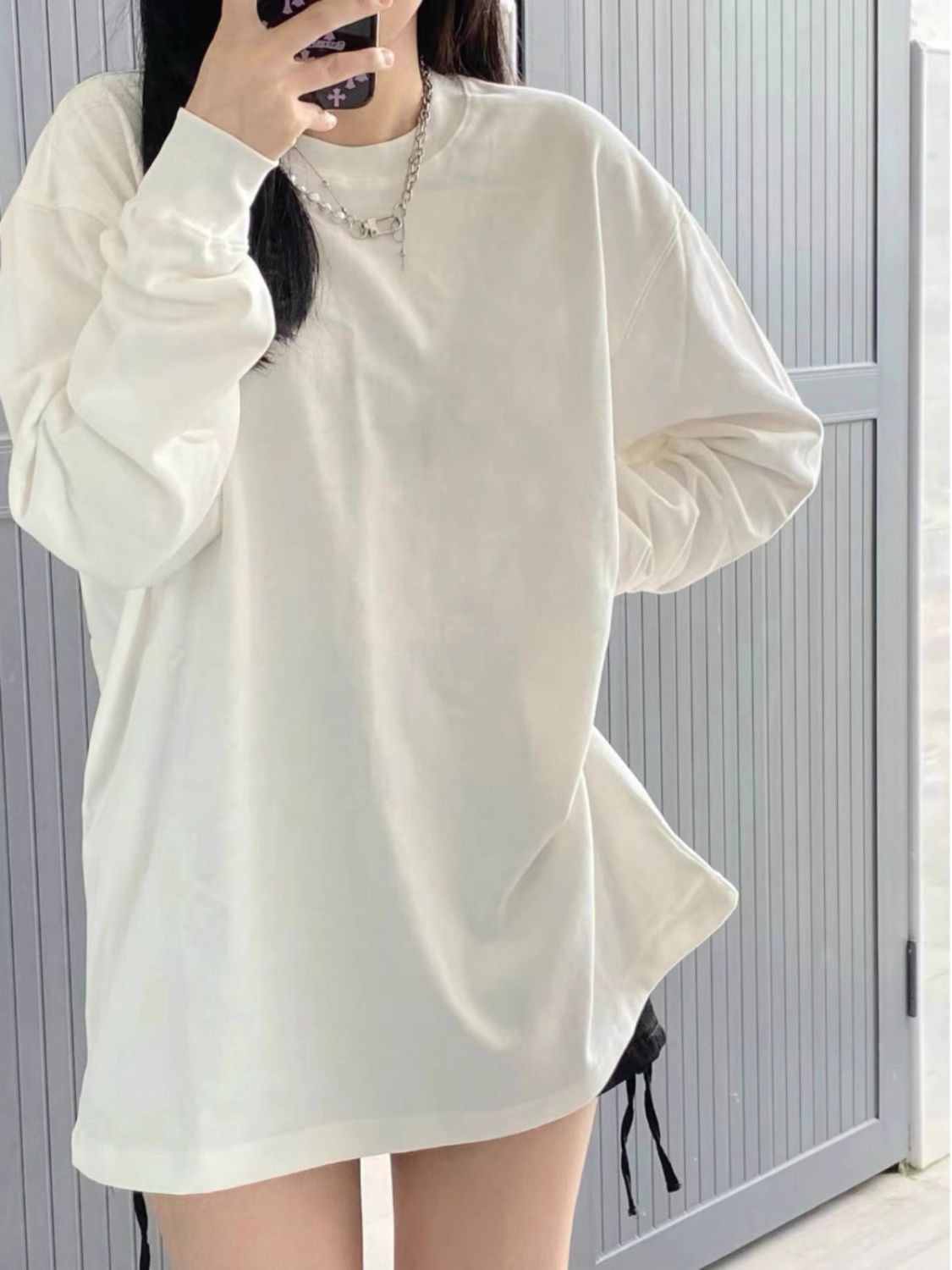 Camiseta blanca simple americana para mujeres nueva primavera y otoño nicho suelto camisa de manga larga de algodón con camisa de base