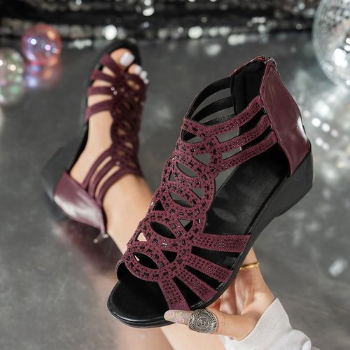 2024 new Roman sandals, soft leather mom shoes, fashionable women's open-toe sandals with soft soles for outdoor wear