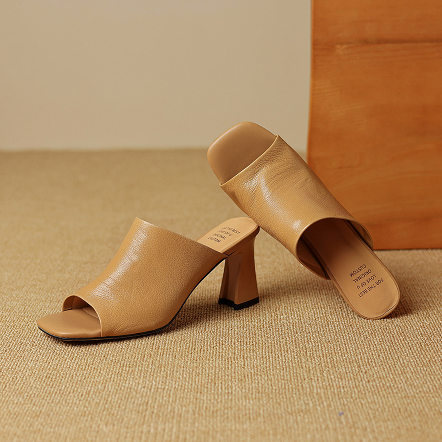 Sandal cao gót nữ hở mũi quai ngang da bò đục lỗ, gót 7 cm — Đen và cao 7 cm chi tiết 25